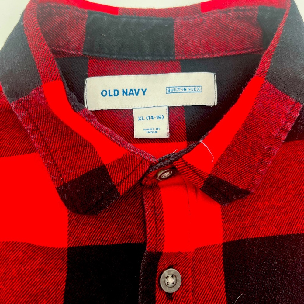 Boys Old Navy Red black buffalo plaid check flannel button down shirt. XL(14-16)